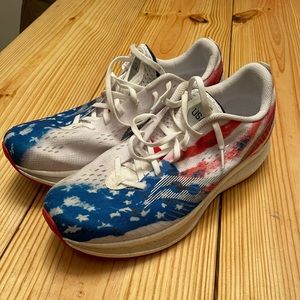 Saucony carbon plated running shoes…also AMERICA..these colors don’t run…